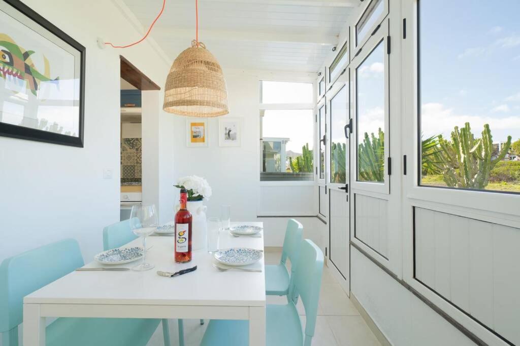 Luxurious Bungalow A2 In A Quiet Complex With Pool 100M From The Sea Charco del Palo Bagian luar foto