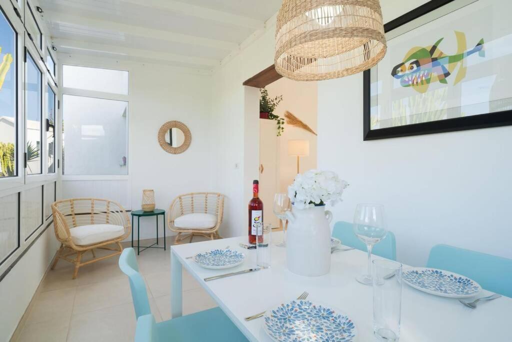 Luxurious Bungalow A2 In A Quiet Complex With Pool 100M From The Sea Charco del Palo Bagian luar foto