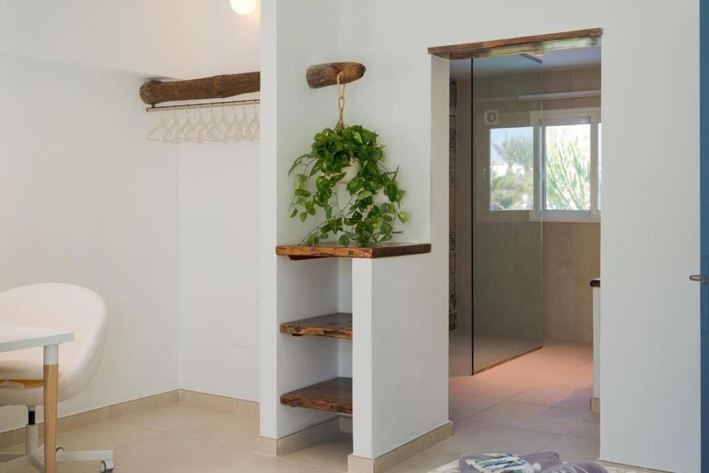 Luxurious Bungalow A2 In A Quiet Complex With Pool 100M From The Sea Charco del Palo Bagian luar foto